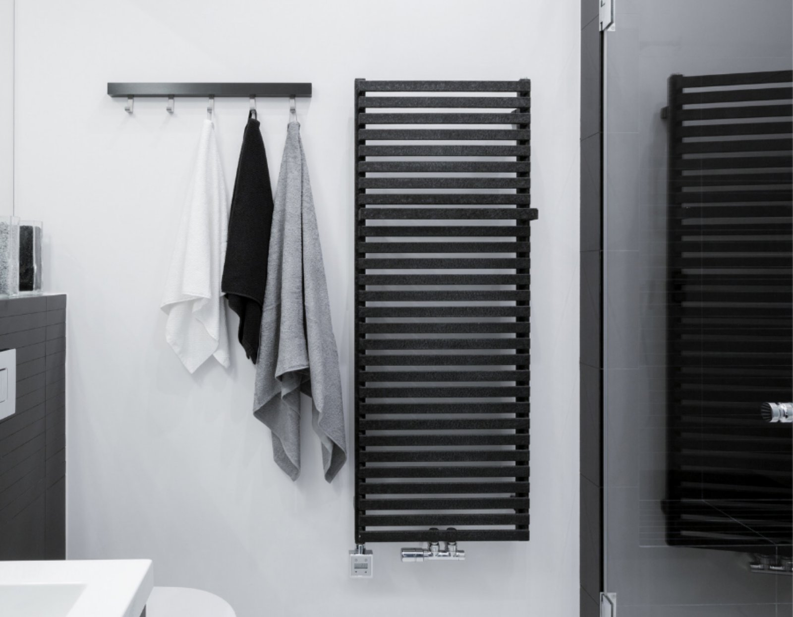 μαύρο καλοριφέρ πετσετοκρεμάστρα